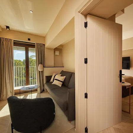 Belle Marivent Mediterranean Petit ホテル 4*